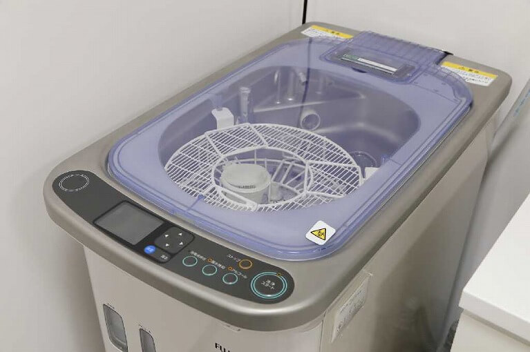 内視鏡スコープの洗浄・滅菌|尼崎で胃カメラ検査を行うにしおか内科クリニック